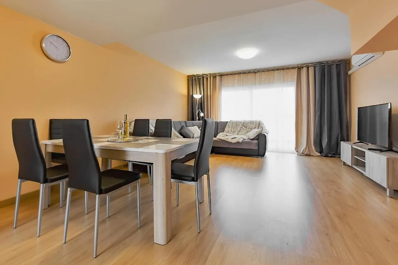 Yellow 3 Bedroom Large Apartment For 10 Guests Costa Adeje  Costa Adeje (Tenerife)