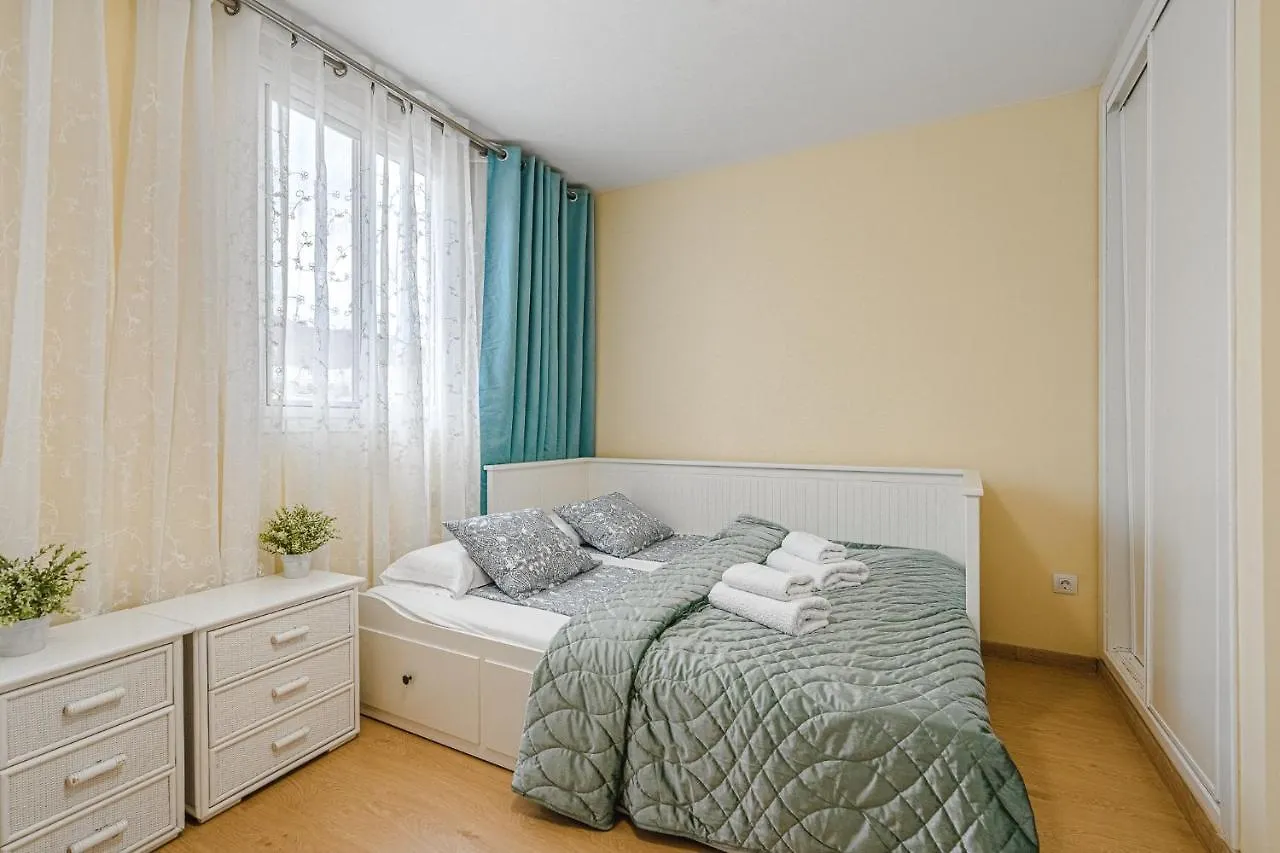 Yellow 3 Bedroom Large Apartment For 10 Guests Costa Adeje